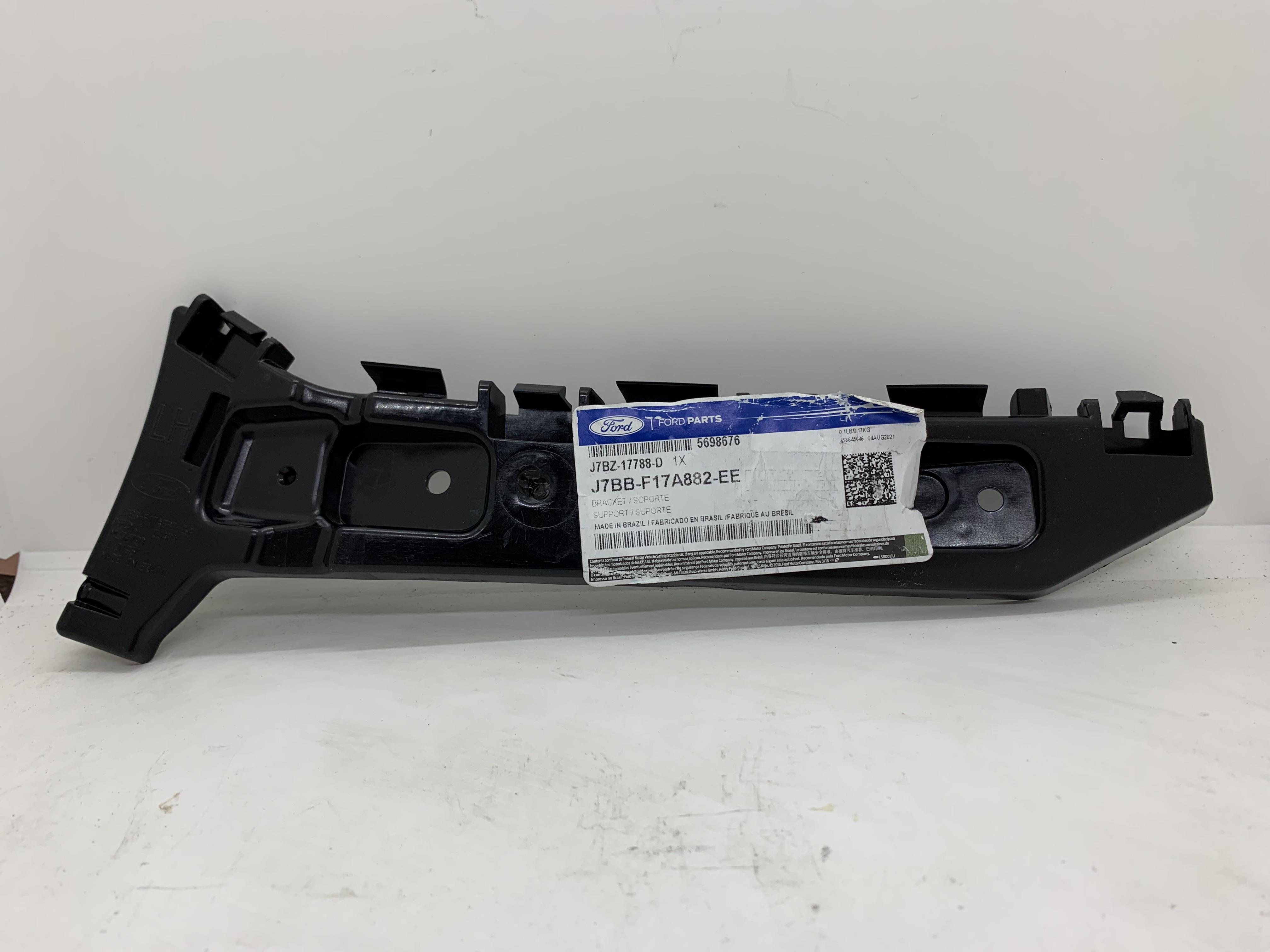 SOPORTE LATERAL SUPERIOR IZQ. PARAGOLPES TRASERO