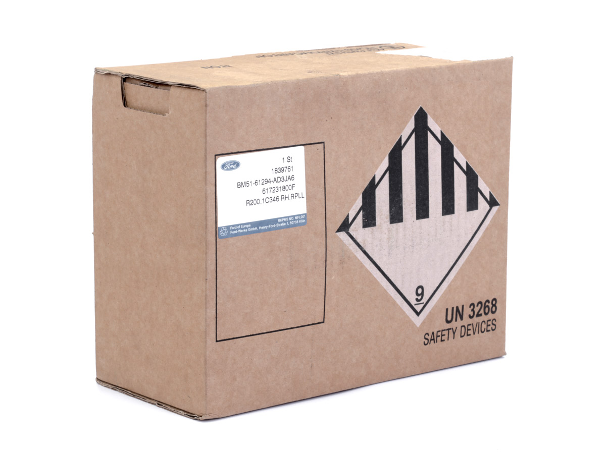 CINTUR&Oacute;N DE SEGURIDAD DELANTERO LADO DERECHO (NEGRO)