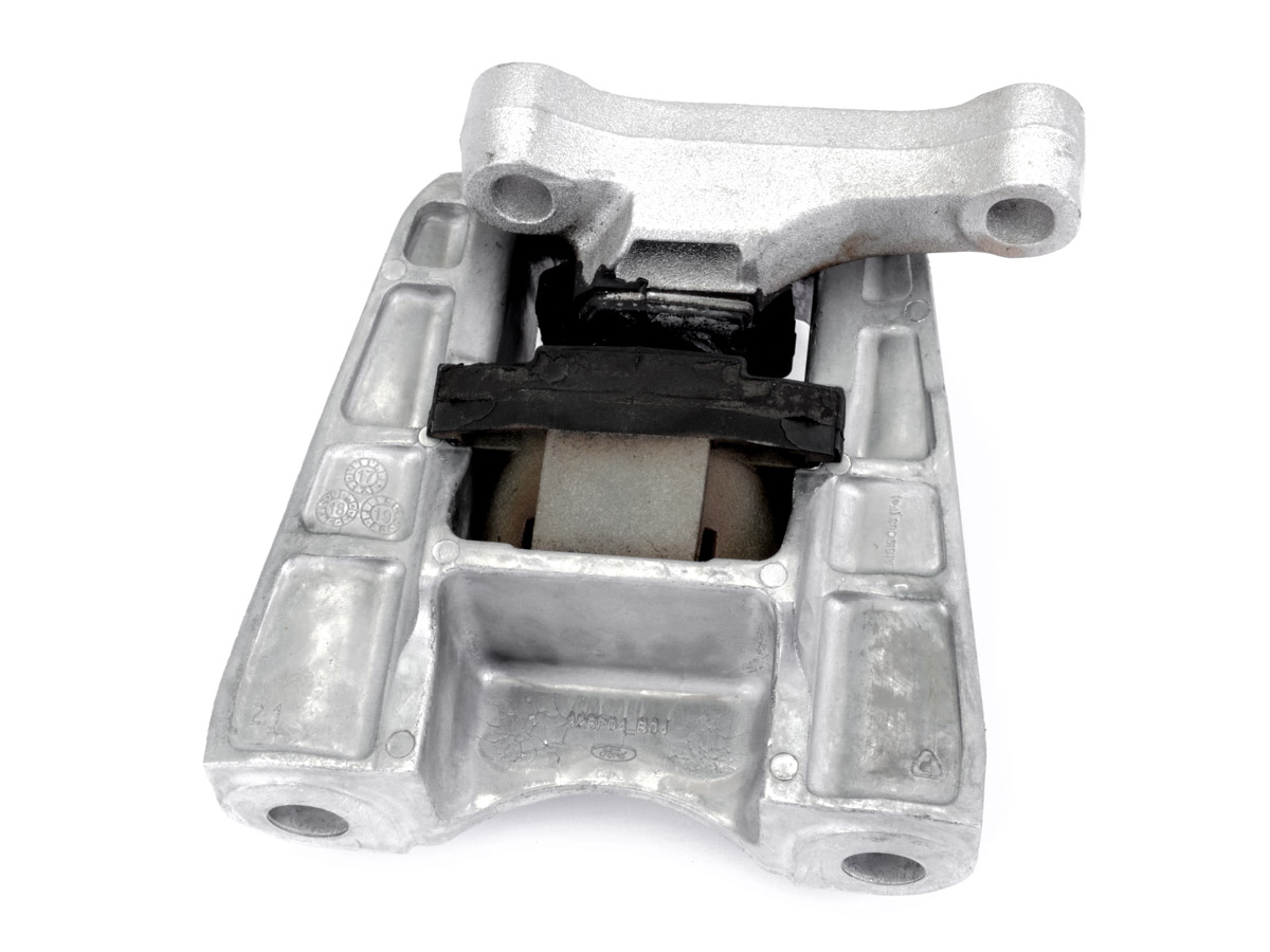 SOPORTE Y AISLADOR DELANTERO DEL MOTOR - LADO DERECHO