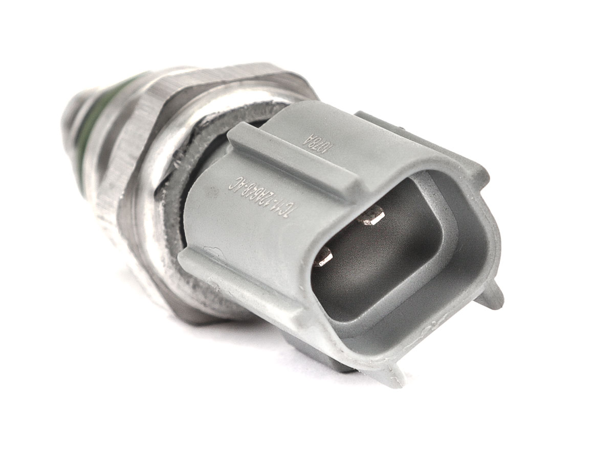 SENSOR DE TEMPERATURA DE LIQUIDO REFRIGERANTE DEL SISTEMA DE ENFRIAMIENTO DE MOTOR